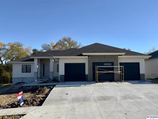 20001 V Street, Omaha, NE 68135