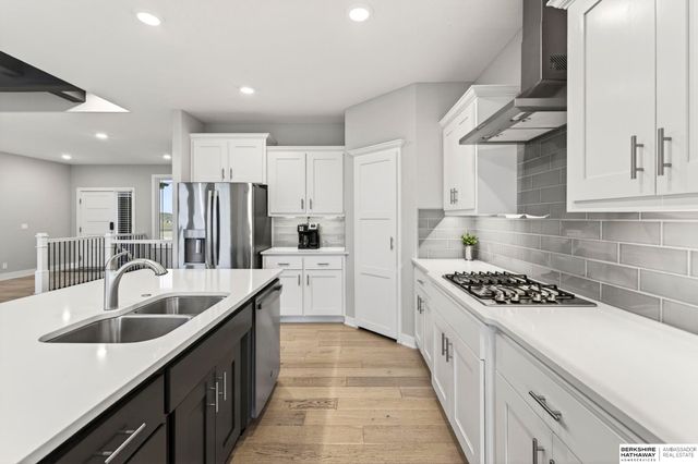2920 N 185th Avenue, Elkhorn, NE 68022