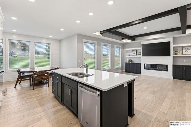 2920 N 185th Avenue, Elkhorn, NE 68022