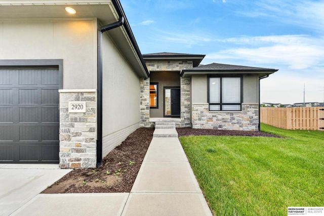 2920 N 185th Avenue, Elkhorn, NE 68022