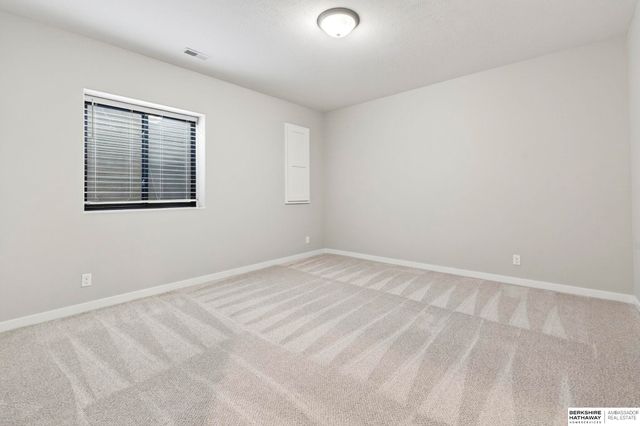 2920 N 185th Avenue, Elkhorn, NE 68022