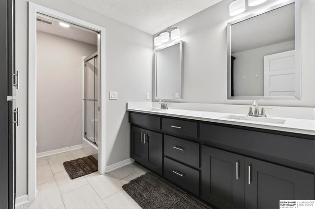 2920 N 185th Avenue, Elkhorn, NE 68022
