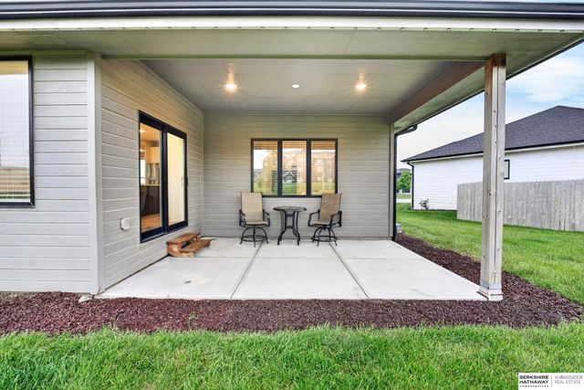 2920 N 185th Avenue, Elkhorn, NE 68022