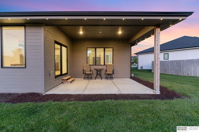 2920 N 185th Avenue, Elkhorn, NE 68022