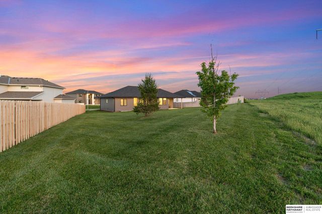 2920 N 185th Avenue, Elkhorn, NE 68022