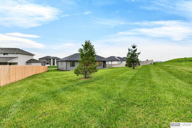 2920 N 185th Avenue, Elkhorn, NE 68022