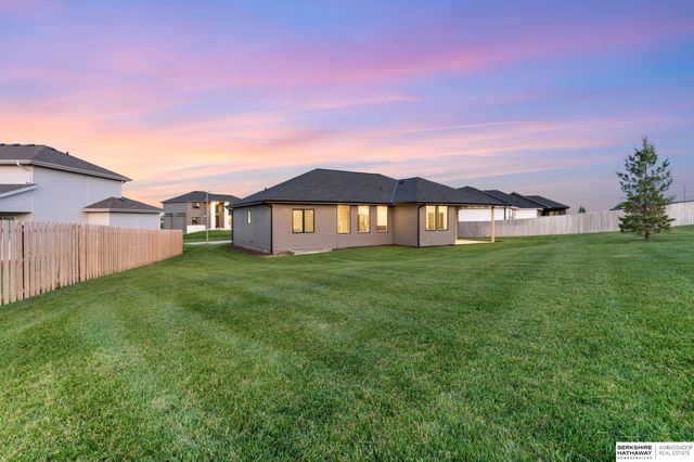 2920 N 185th Avenue, Elkhorn, NE 68022