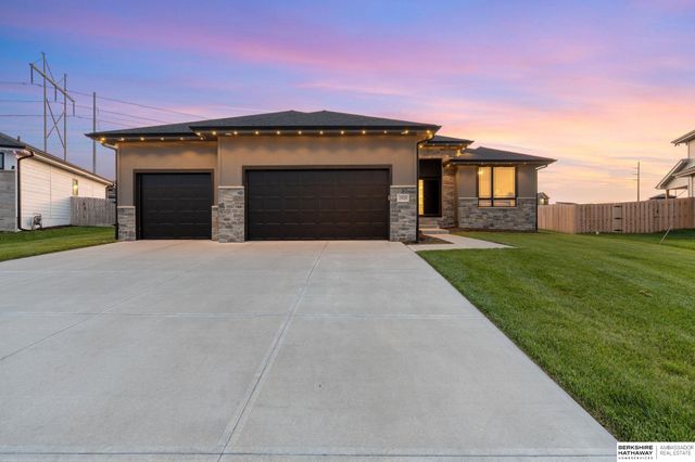 2920 N 185th Avenue, Elkhorn, NE 68022