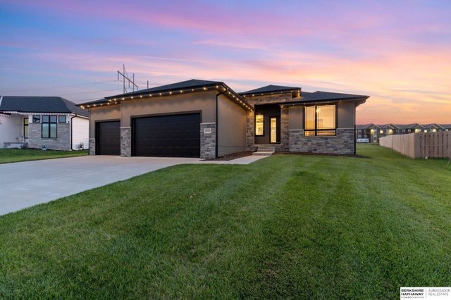 2920 N 185th Avenue, Elkhorn, NE 68022