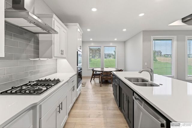 2920 N 185th Avenue, Elkhorn, NE 68022