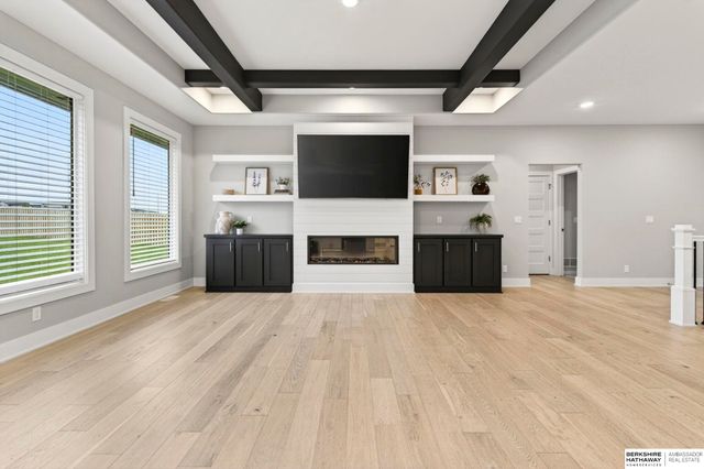 2920 N 185th Avenue, Elkhorn, NE 68022