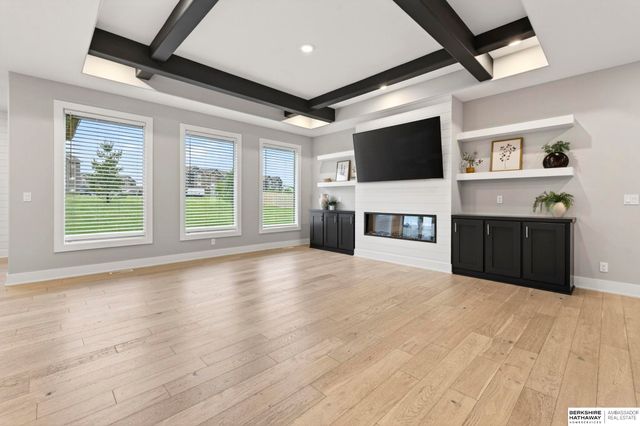 2920 N 185th Avenue, Elkhorn, NE 68022