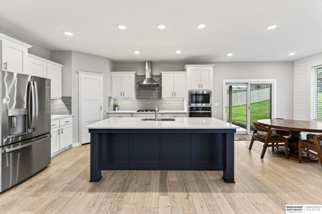 2920 N 185th Avenue, Elkhorn, NE 68022
