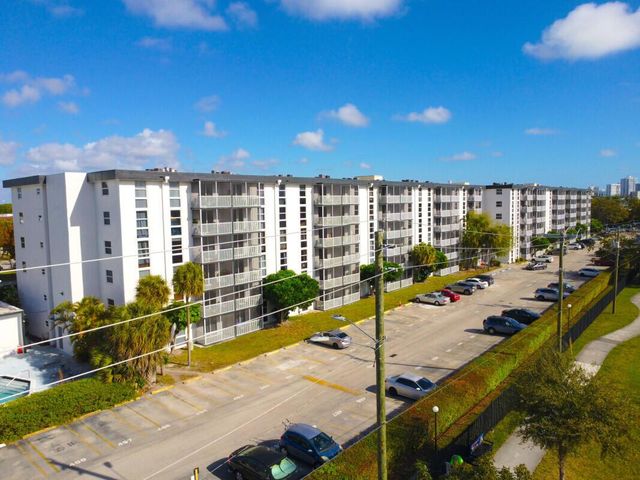16851 NE 23rd Avenue A408, North Miami Beach, FL 33160