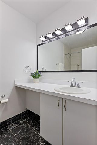 230 E Ontario Street 1305, Chicago, IL 60611