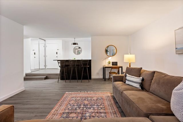 230 E Ontario Street 1305, Chicago, IL 60611