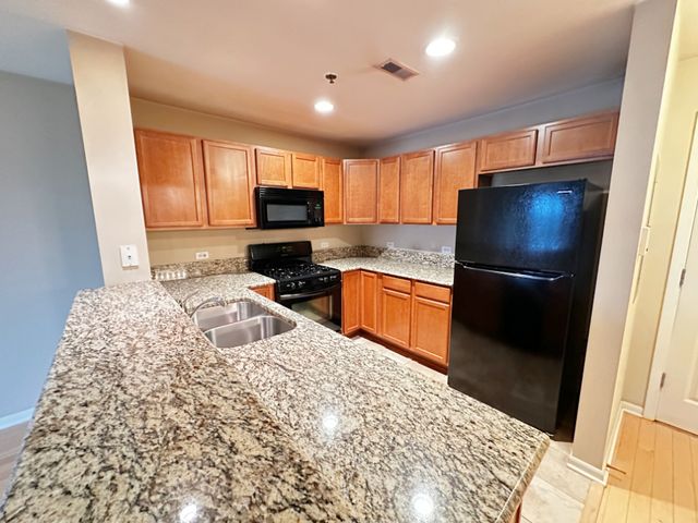 8255 Skokie Boulevard 303, Skokie, IL 60077