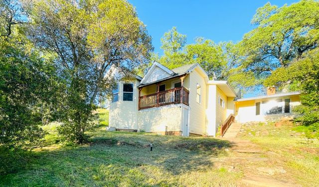 210 S Summit St, Ione, CA 95640