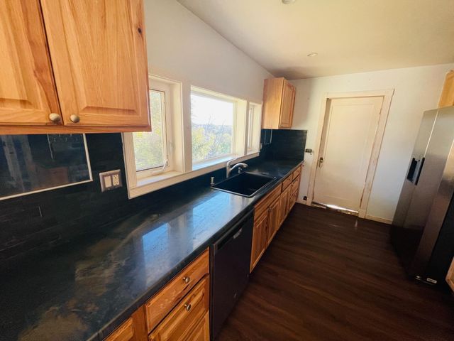 210 S Summit St, Ione, CA 95640