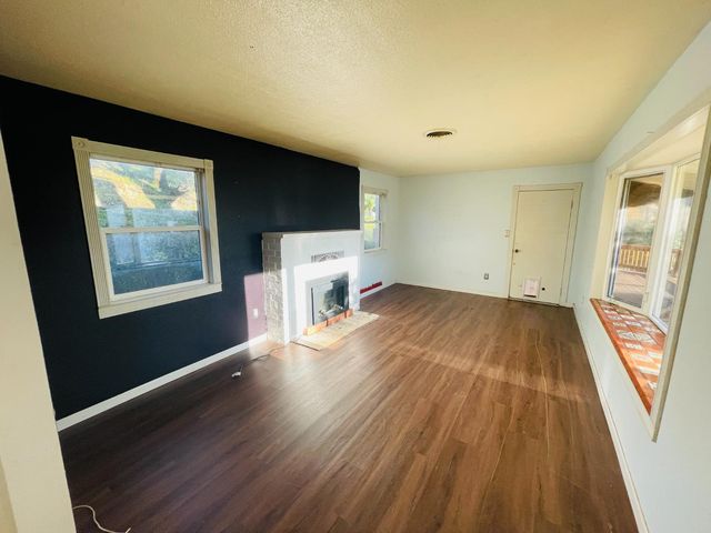 210 S Summit St, Ione, CA 95640