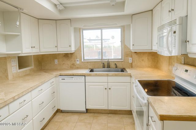 143 E Santa Chalice Drive, Green Valley, AZ 85614