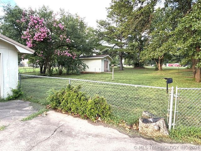 415641 E 1094, Checotah, OK 74426