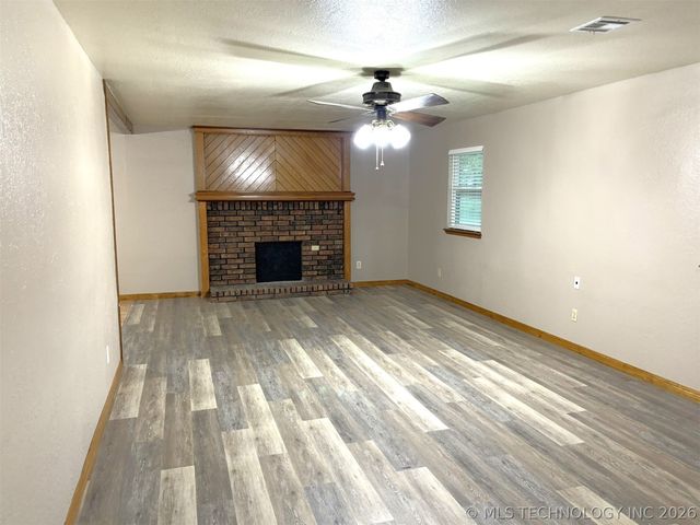 415641 E 1094, Checotah, OK 74426