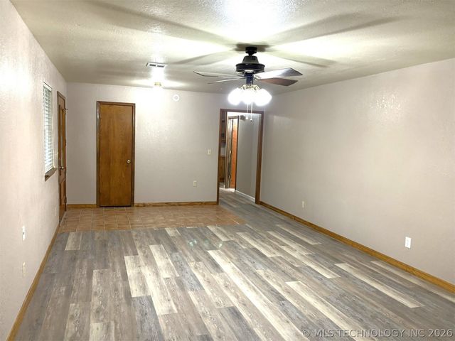 415641 E 1094, Checotah, OK 74426