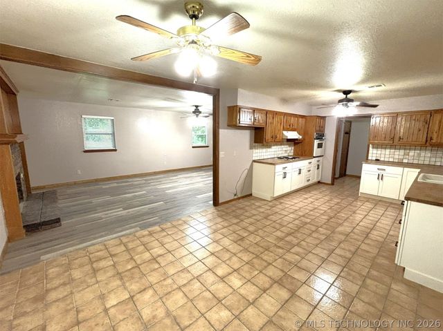 415641 E 1094, Checotah, OK 74426