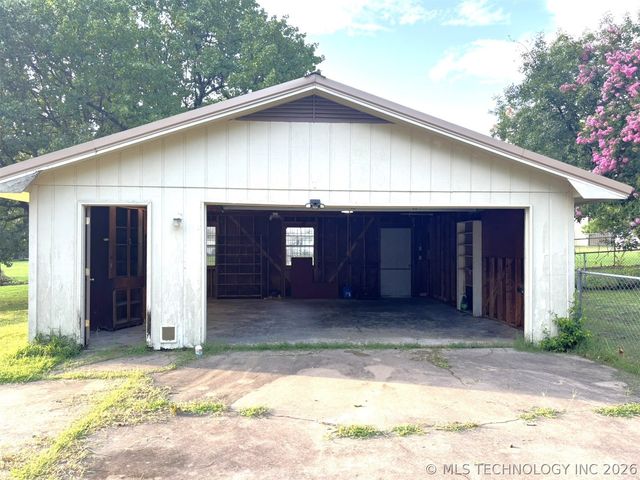 415641 E 1094, Checotah, OK 74426