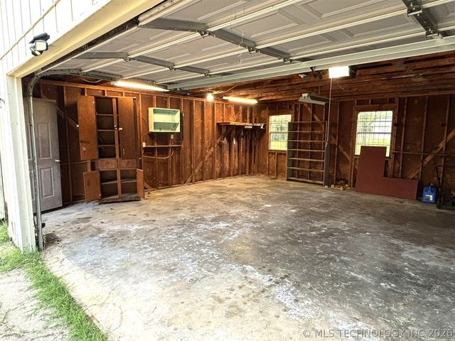 415641 E 1094, Checotah, OK 74426