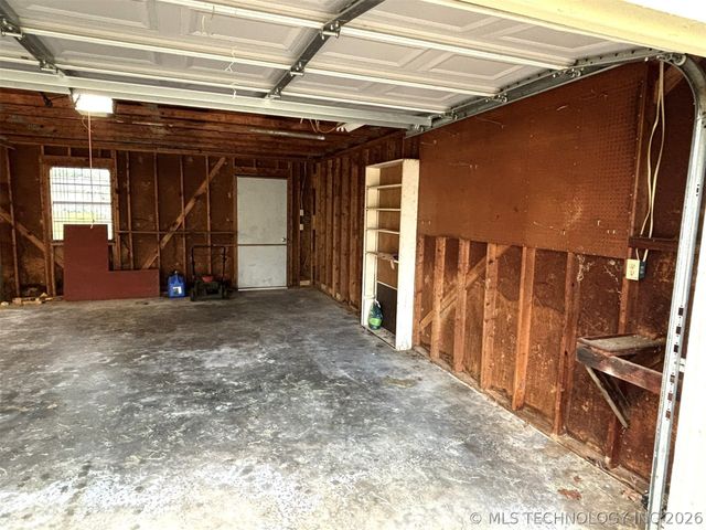 415641 E 1094, Checotah, OK 74426