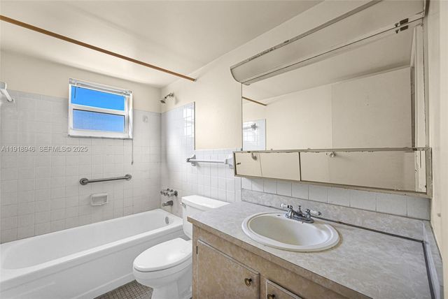 1830 Dixieanna Street 506, Hollywood, FL 33020