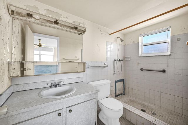 1830 Dixieanna Street 506, Hollywood, FL 33020