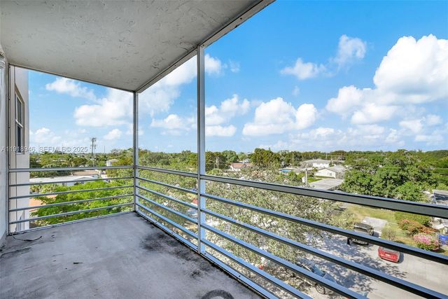 1830 Dixieanna Street 506, Hollywood, FL 33020