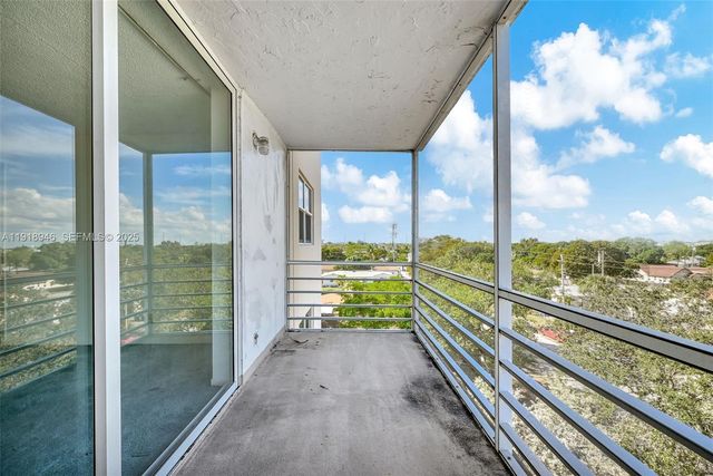 1830 Dixieanna Street 506, Hollywood, FL 33020