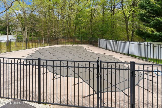 21 Rutgers Drive, Howell, NJ 07731