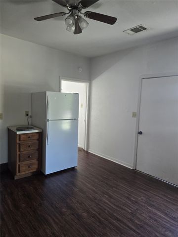 811 Vincent Street, Brownwood, TX 76801