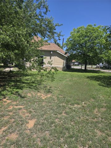 811 Vincent Street, Brownwood, TX 76801