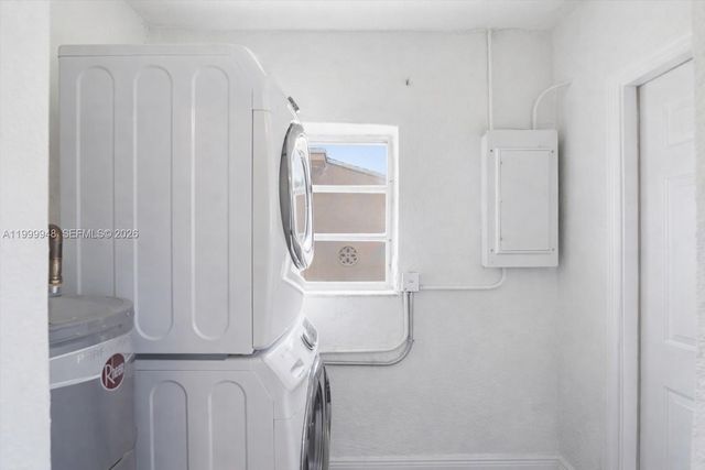 3645 SW 25th Ter, Miami, FL 33133