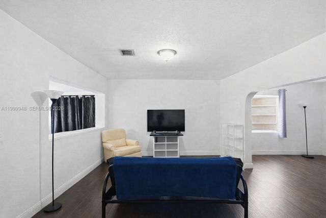 3645 SW 25th Ter, Miami, FL 33133