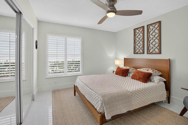 3864 Satin Leaf Court, Delray Beach, FL 33445