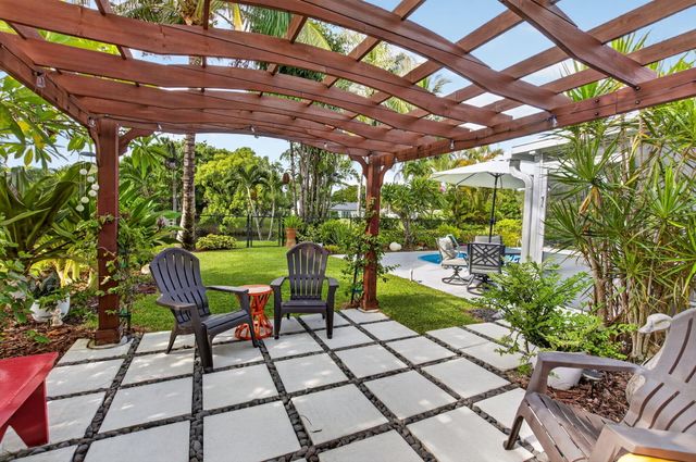 3864 Satin Leaf Court, Delray Beach, FL 33445