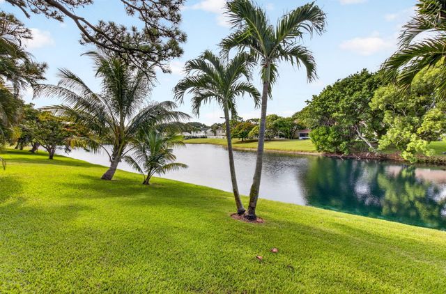 3864 Satin Leaf Court, Delray Beach, FL 33445