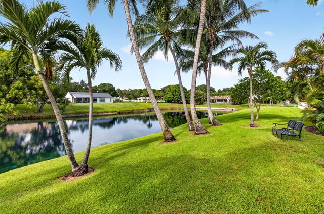 3864 Satin Leaf Court, Delray Beach, FL 33445
