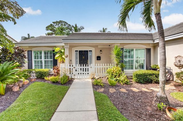 3864 Satin Leaf Court, Delray Beach, FL 33445
