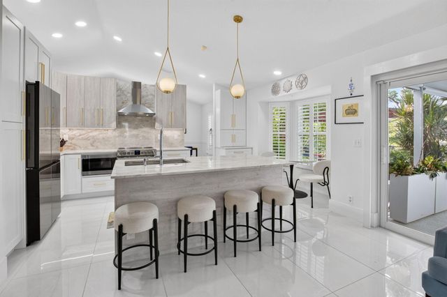 3864 Satin Leaf Court, Delray Beach, FL 33445