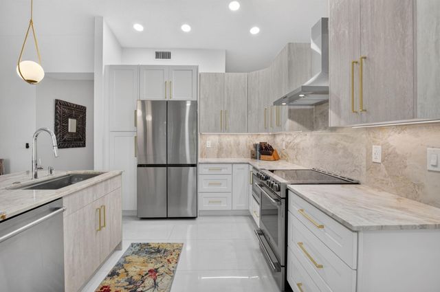 3864 Satin Leaf Court, Delray Beach, FL 33445