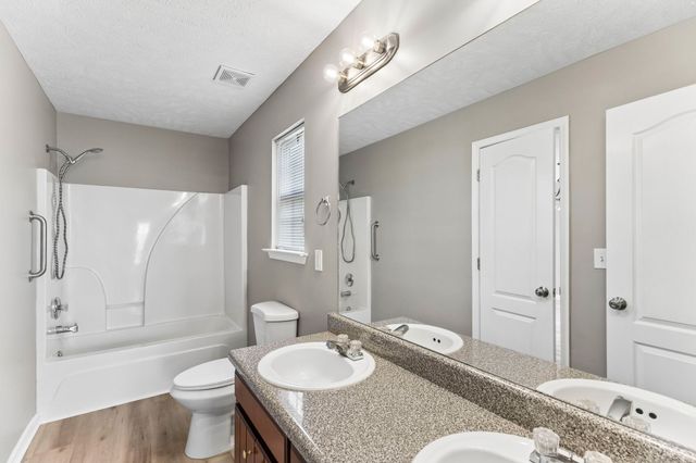 1125 Lakewalk Dr, Antioch, TN 37013