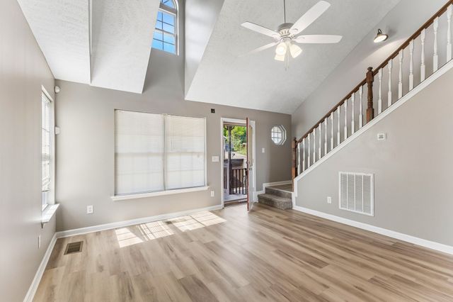 1125 Lakewalk Dr, Antioch, TN 37013
